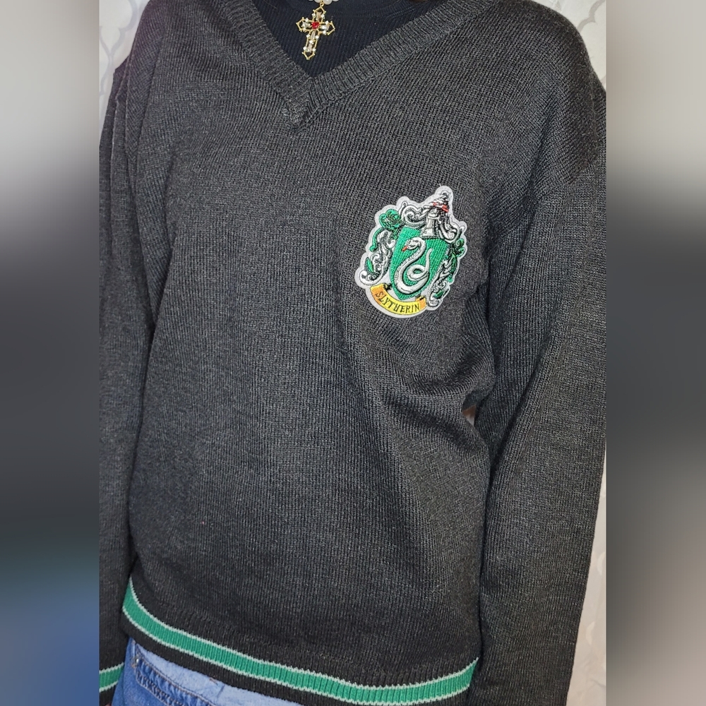 Harry Potter Slytherin Vneck Sweater Sz M.